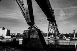 Bild von Brücke 0016 Bild auf Fotoleinwand - 120 x 80 cm - Holzkeilrahmen 